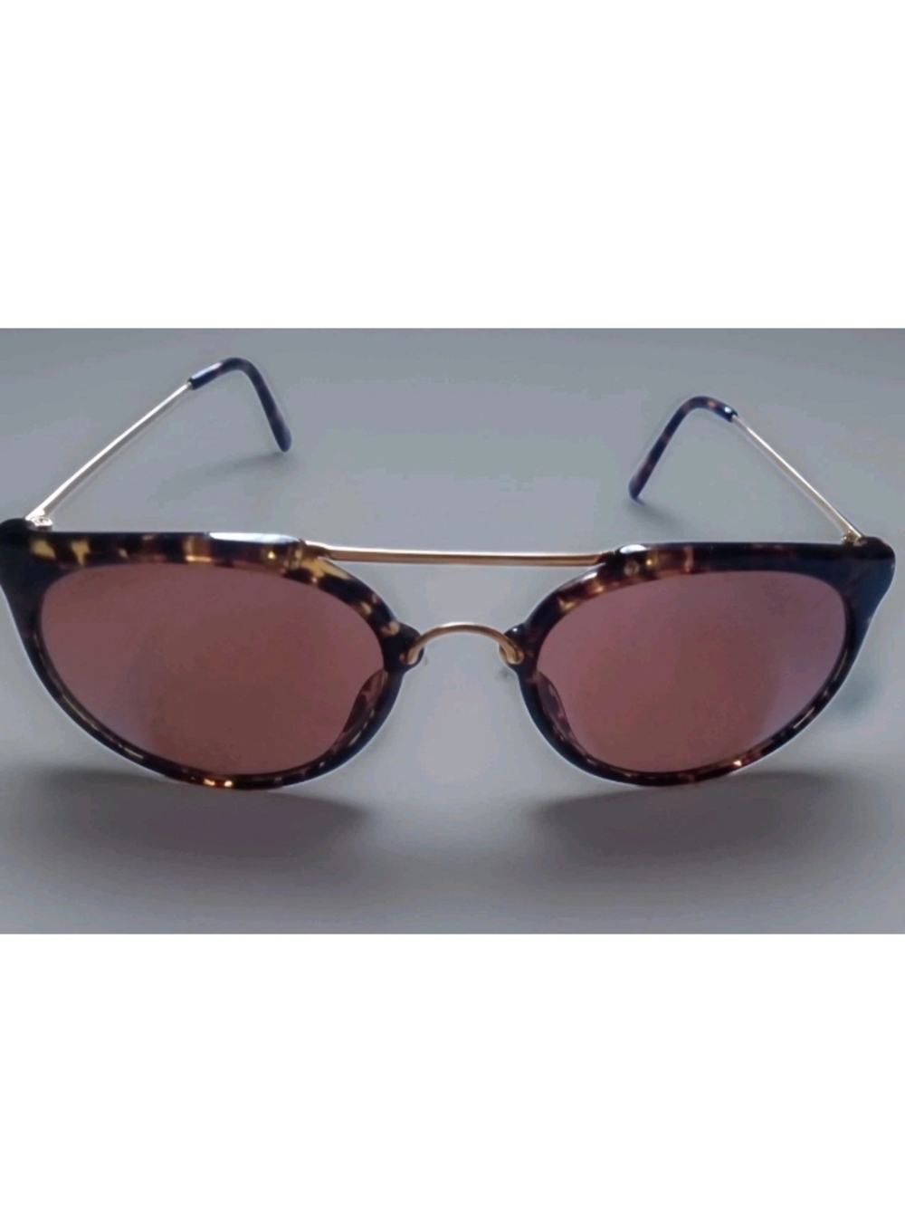 Tortoiseshell Round Frame Sunglasses with Pink Lenses